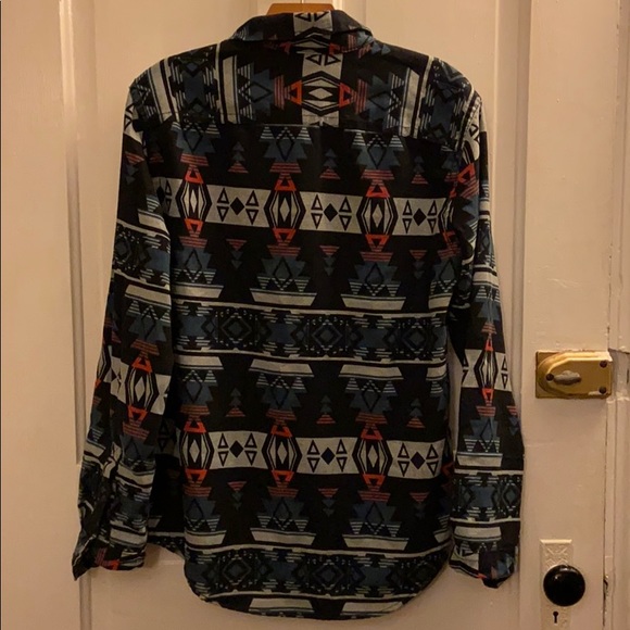 American Eagle Outfitters Tribal Print Flannel - Picture 4 of 4